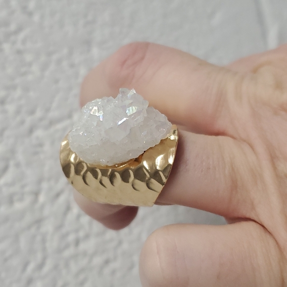 New White Titanium Crystal Agate Druzy Quartz Gold Plated Adjustable Ring. - Picture 2 of 11
